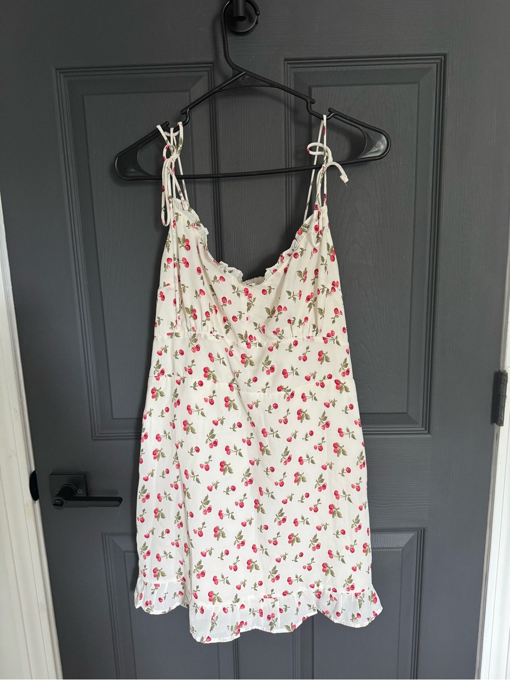 NWT Abercrombie & Fitch Cherry Print Smocked Mini Dress - Medium - Picture 2 of 5